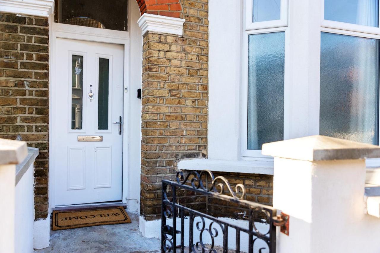 Amazing 3bedroom ground floor house with garden&2 bathrooms Londen Buitenkant foto